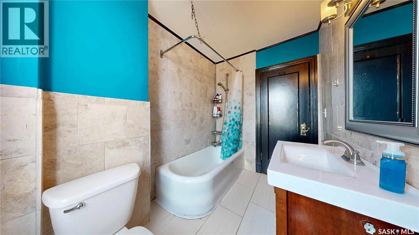 #400 2305 Victoria AVENUE - 28