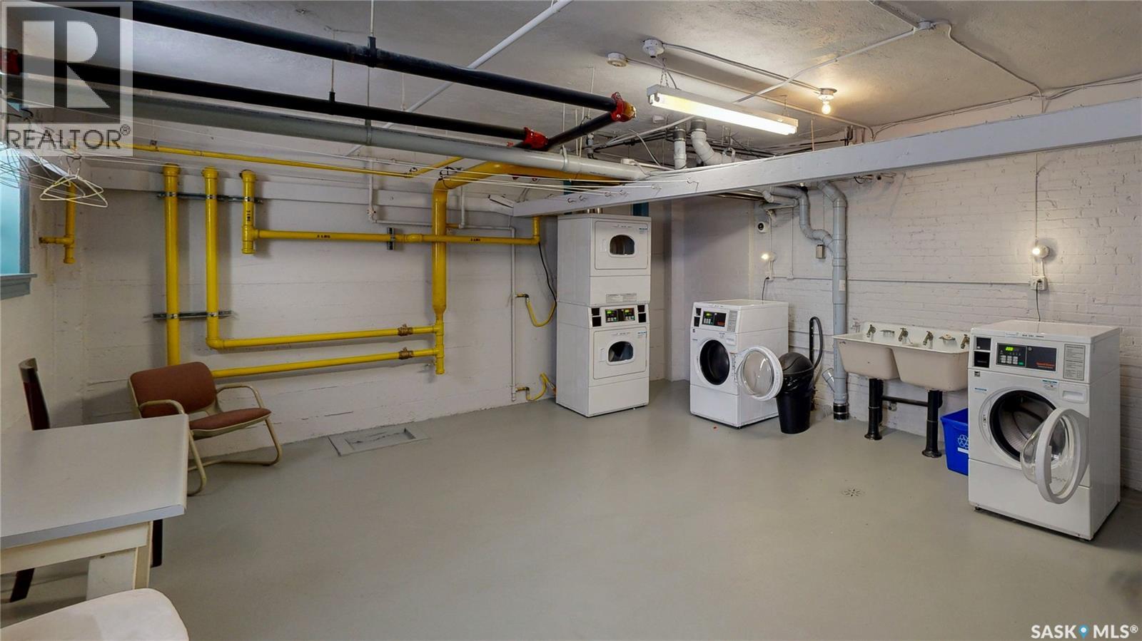 #400 2305 VICTORIA AVENUE - 34