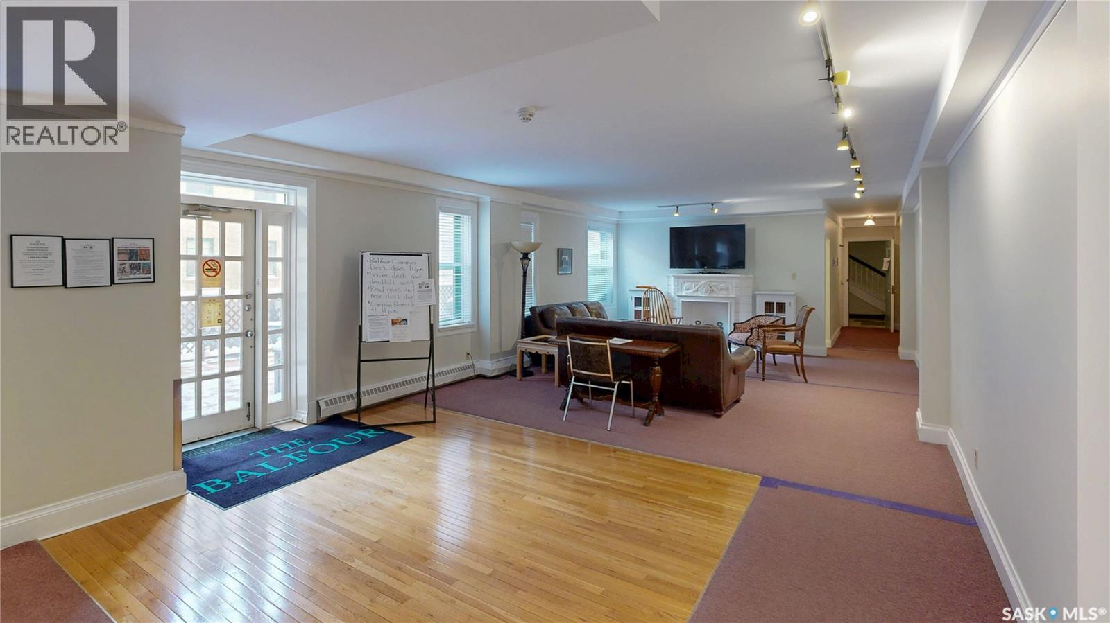 #400 2305 Victoria AVENUE - 32