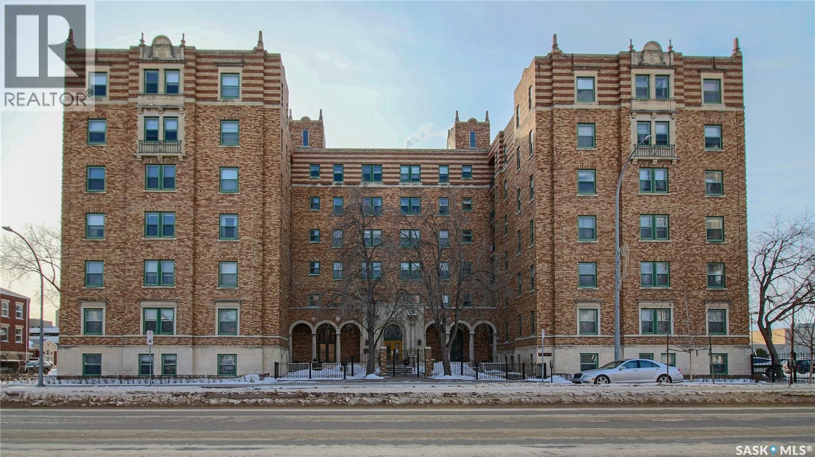 #400 2305 Victoria AVENUE - 37