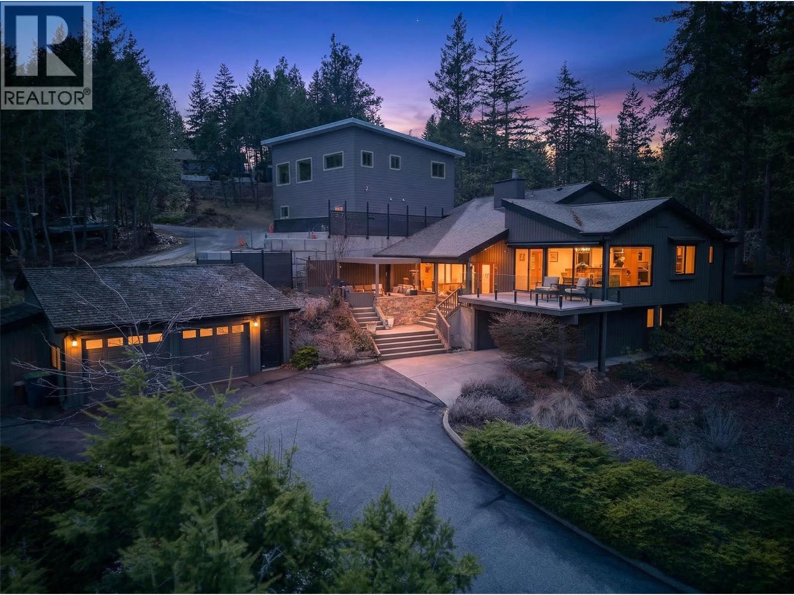 935 Lloyd Jones Drive, West Kelowna