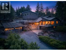  935 Lloyd Jones Drive, West Kelowna