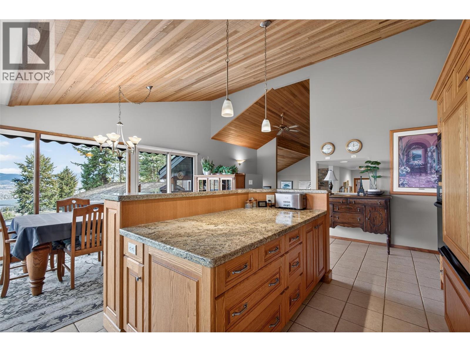 935 Lloyd Jones Drive, West Kelowna