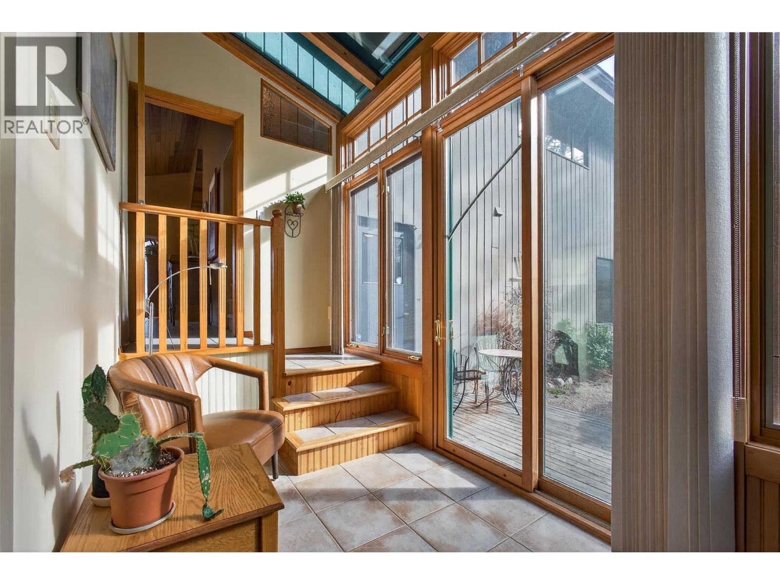 935 Lloyd Jones Drive, West Kelowna