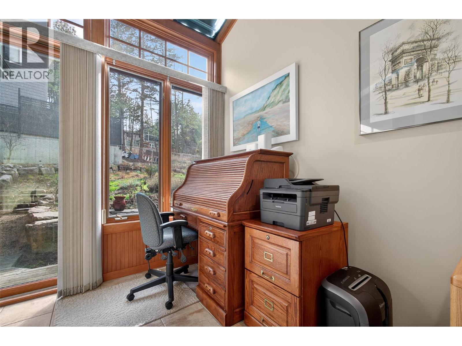 935 Lloyd Jones Drive, West Kelowna