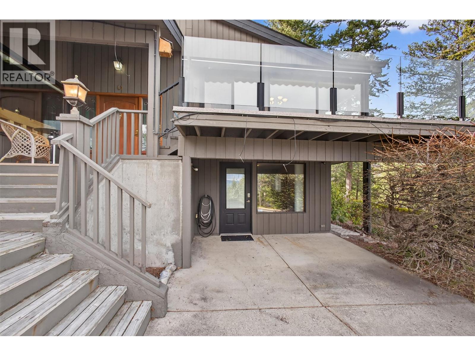 935 Lloyd Jones Drive, West Kelowna