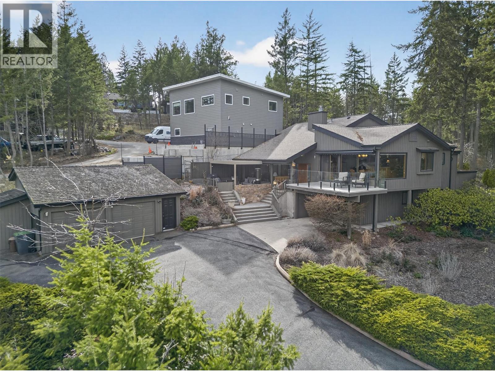 935 Lloyd Jones Drive, West Kelowna