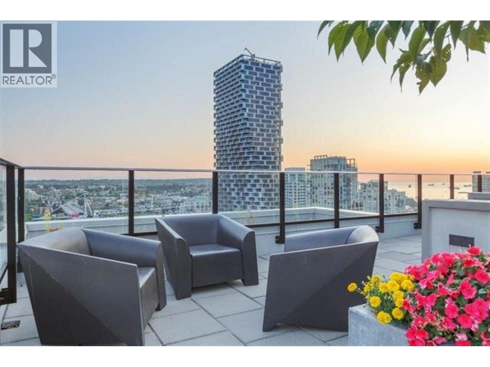 1101 1325 ROLSTON STREET