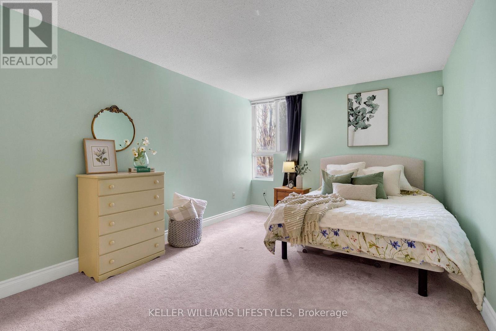 #205 7 PICTON STREET - 18