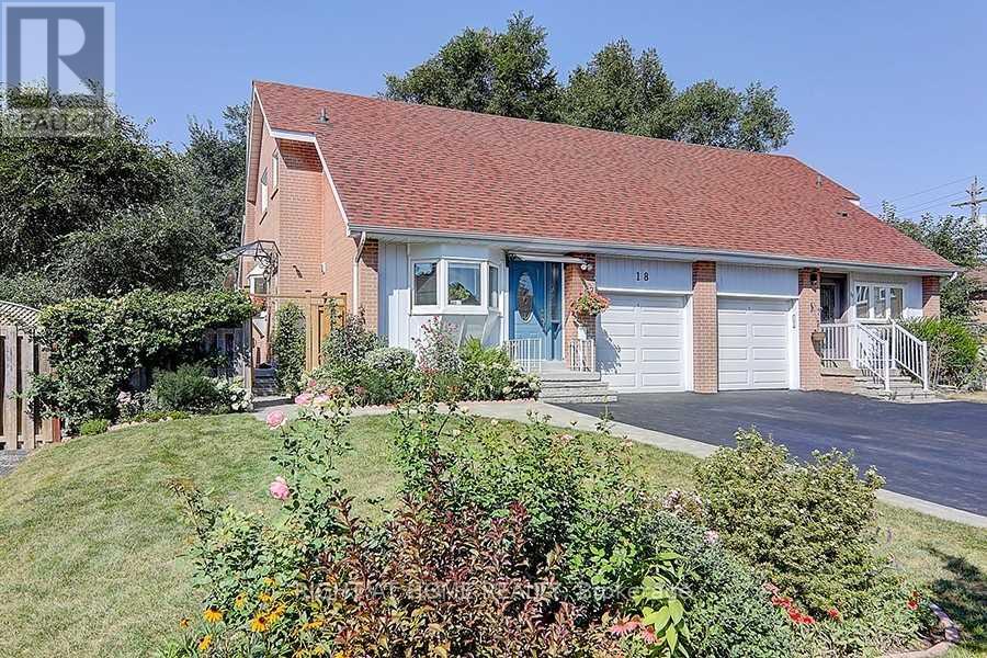 MAIN FLOOR - 18 RAVENROCK COURT