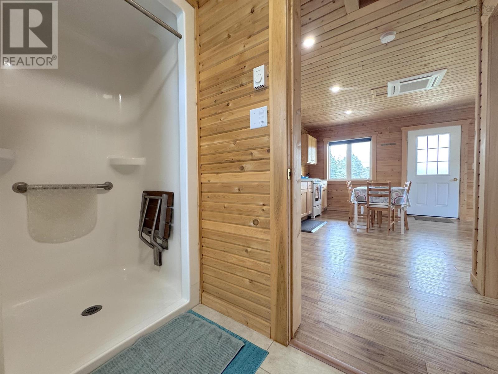 Property 26 of 46 of 1047 West Side Middle River Road