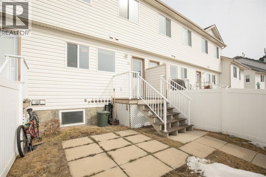 33 Donlevy Avenue, Red Deer