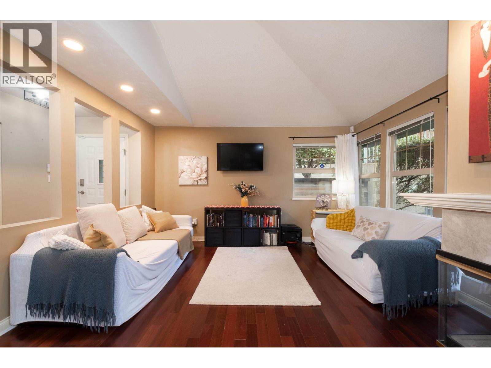 20 65 FOXWOOD Drive - photo 2