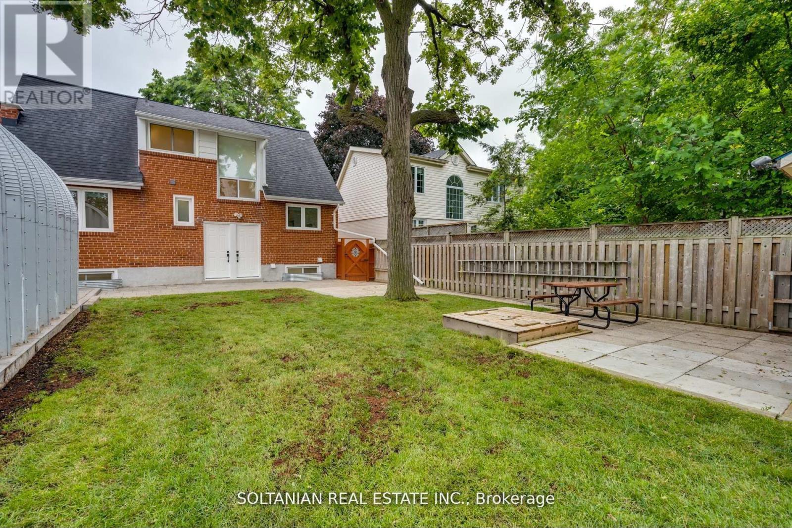 35 CHESHIRE DRIVE - 40