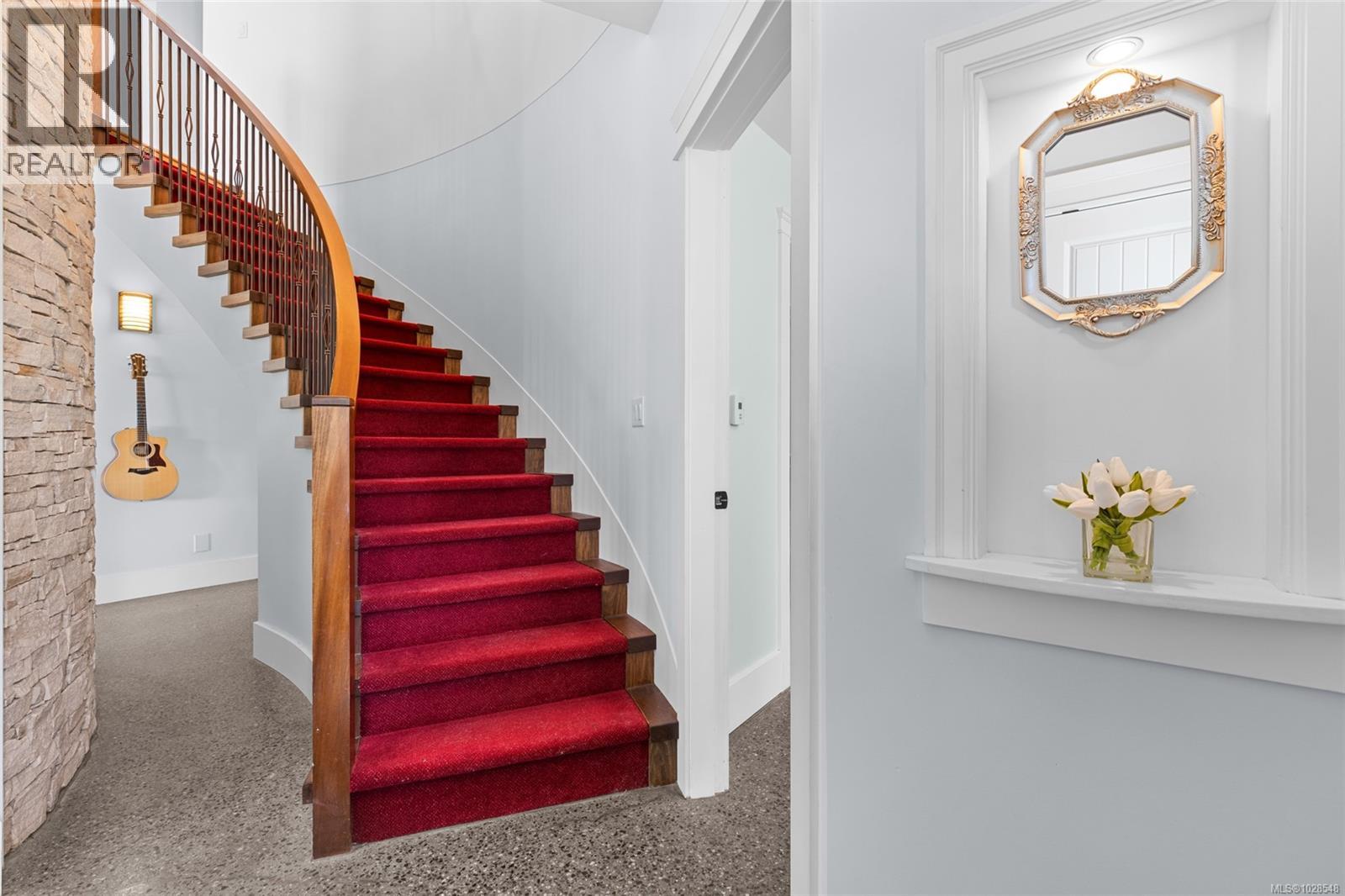 10117 WEST SAANICH RD - 7