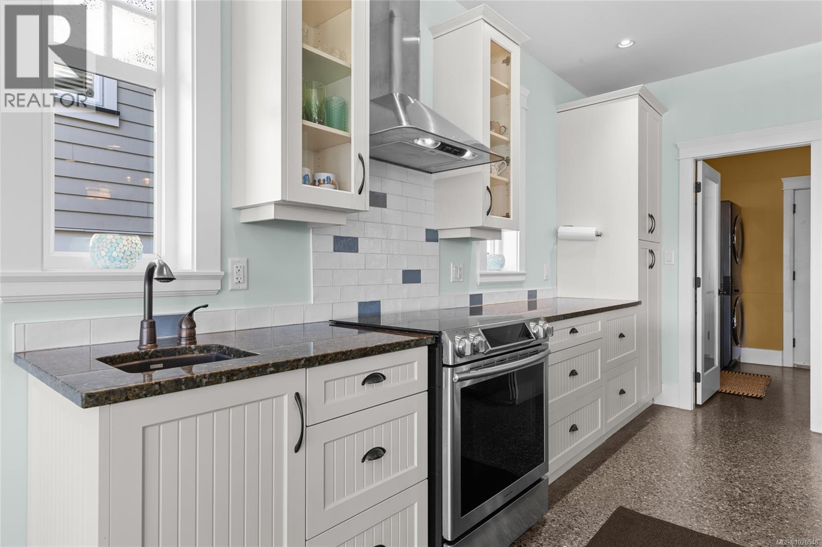 10117 WEST SAANICH RD - 19