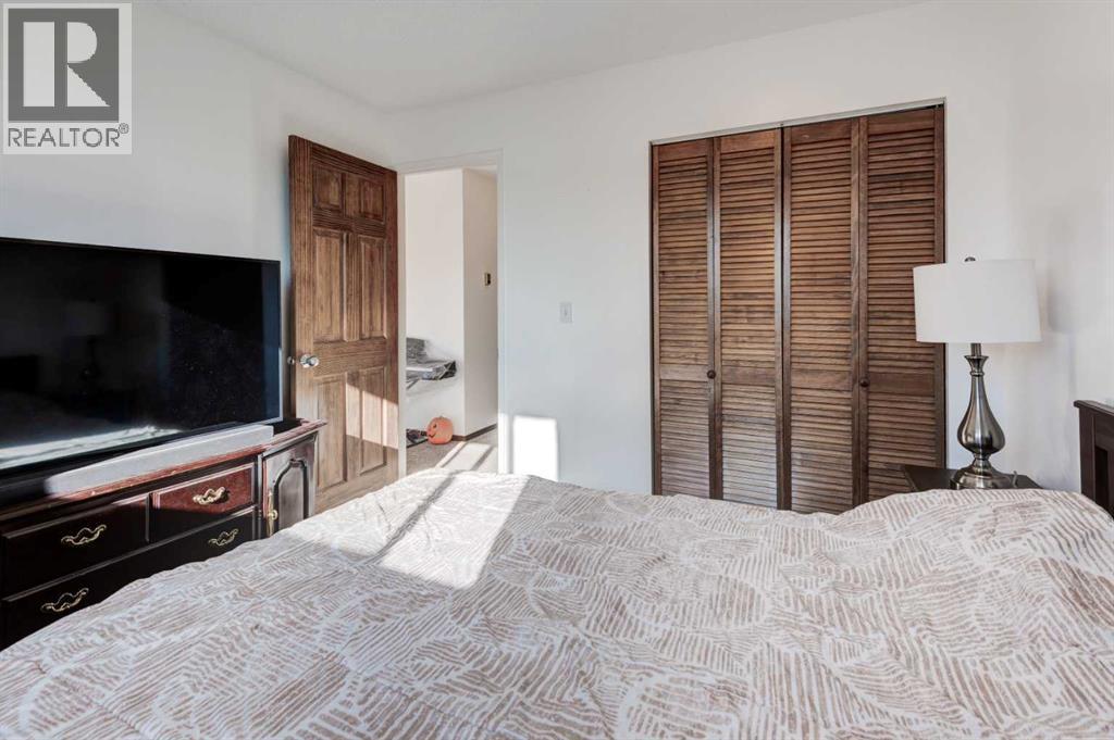 Single Family House for Sale in    Avenue SW Sunalta Calgary 