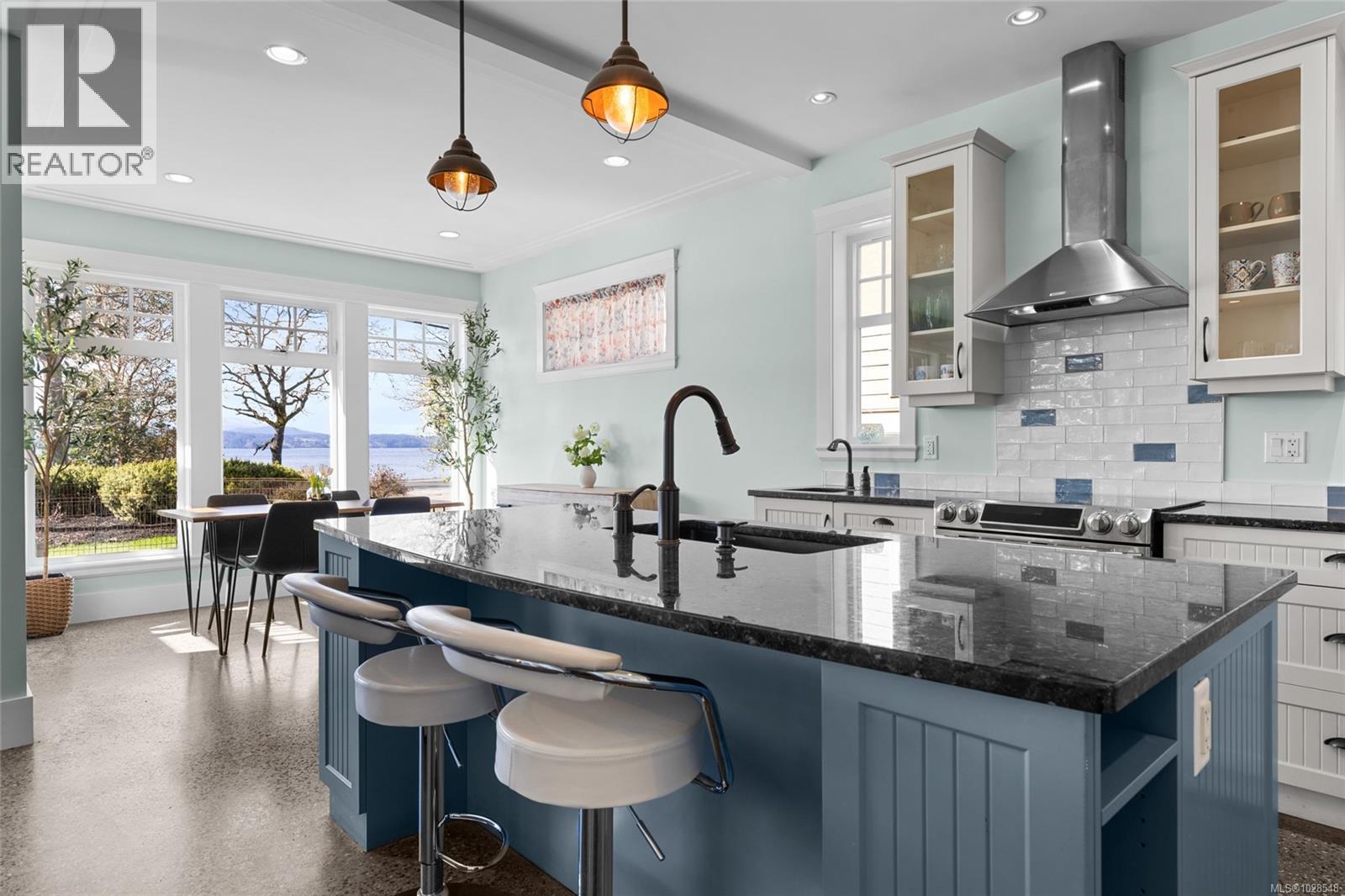 10117 WEST SAANICH RD - 16