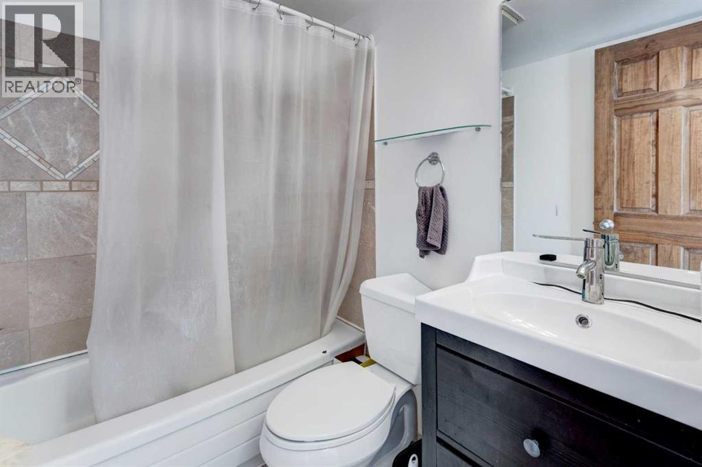 Single Family House for Sale in    Avenue SW Sunalta Calgary 