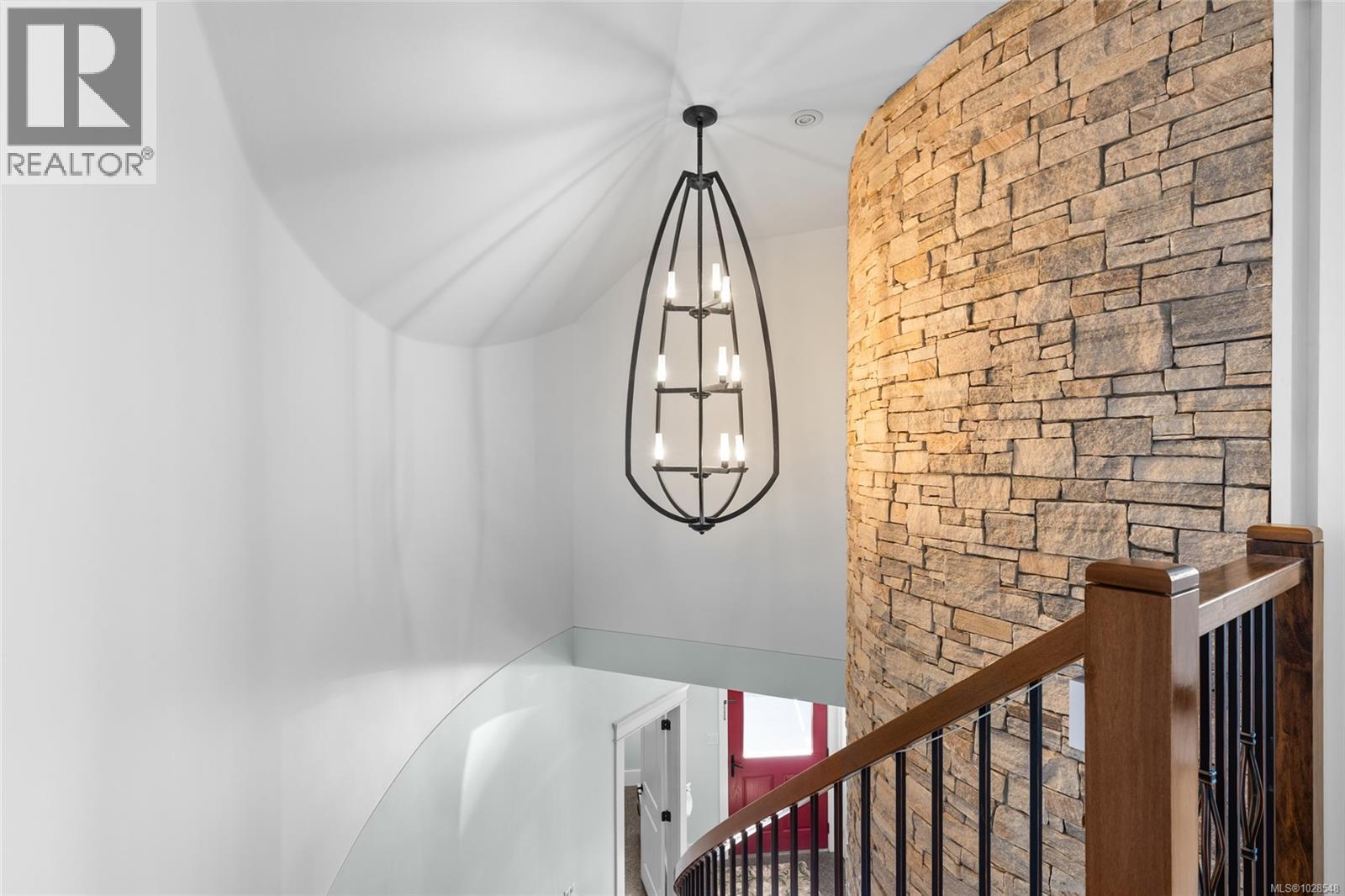 10117 WEST SAANICH RD - 27