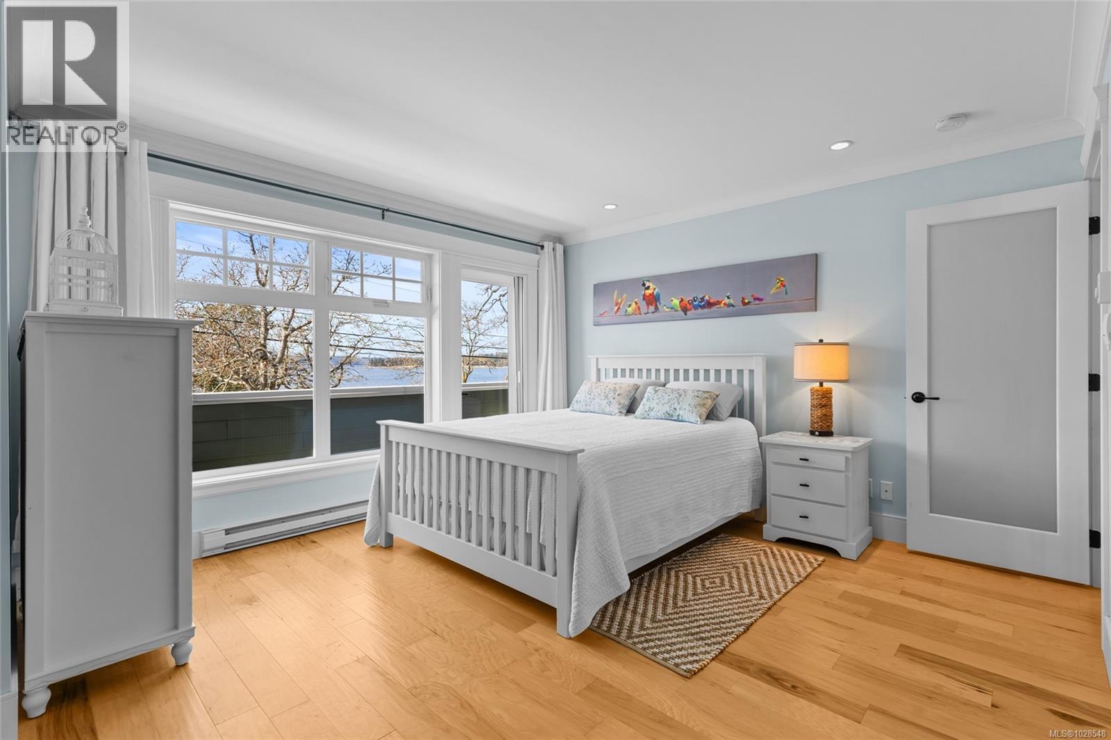 10117 WEST SAANICH RD - 28