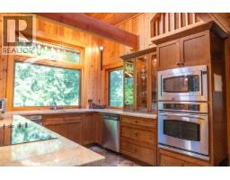 8807 Ainslie Point Road, Pender Island, BC V0N2M3 Photo 17