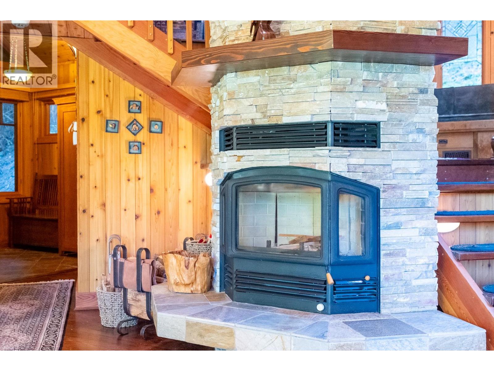 8807 AINSLIE POINT ROAD, Pender Island