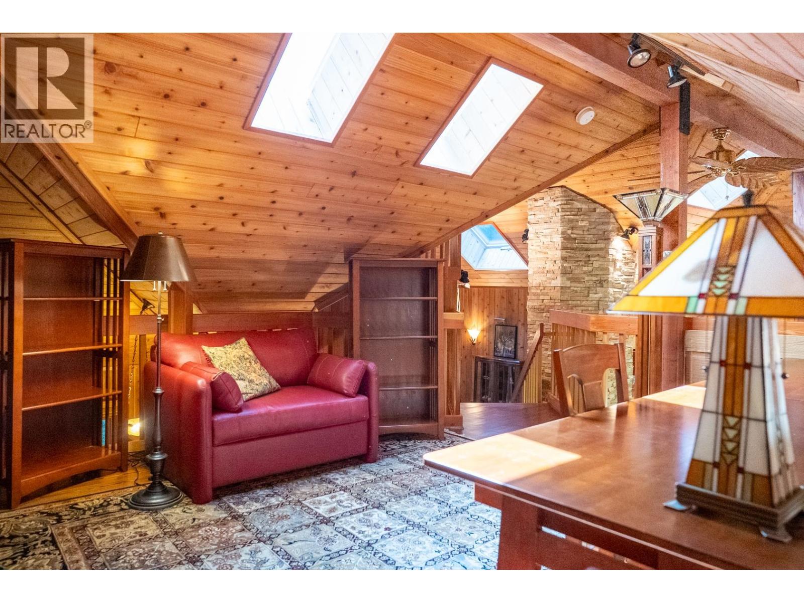 8807 AINSLIE POINT ROAD, Pender Island