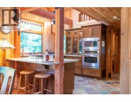 8807 Ainslie Point Road, Pender Island, BC V0N2M3 Photo 10