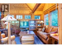 8807 Ainslie Point Road, Pender Island, BC V0N2M3 Photo 22