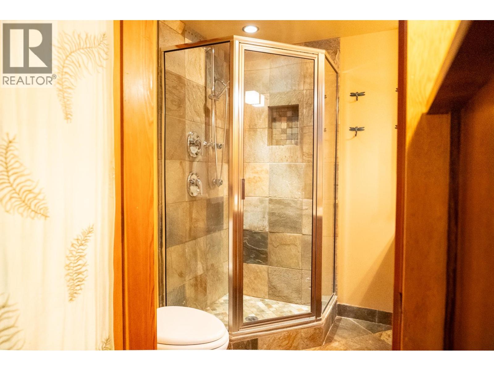 8807 AINSLIE POINT ROAD, Pender Island