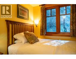 8807 Ainslie Point Road, Pender Island, BC V0N2M3 Photo 7