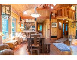 8807 Ainslie Point Road, Pender Island, BC V0N2M3 Photo 15