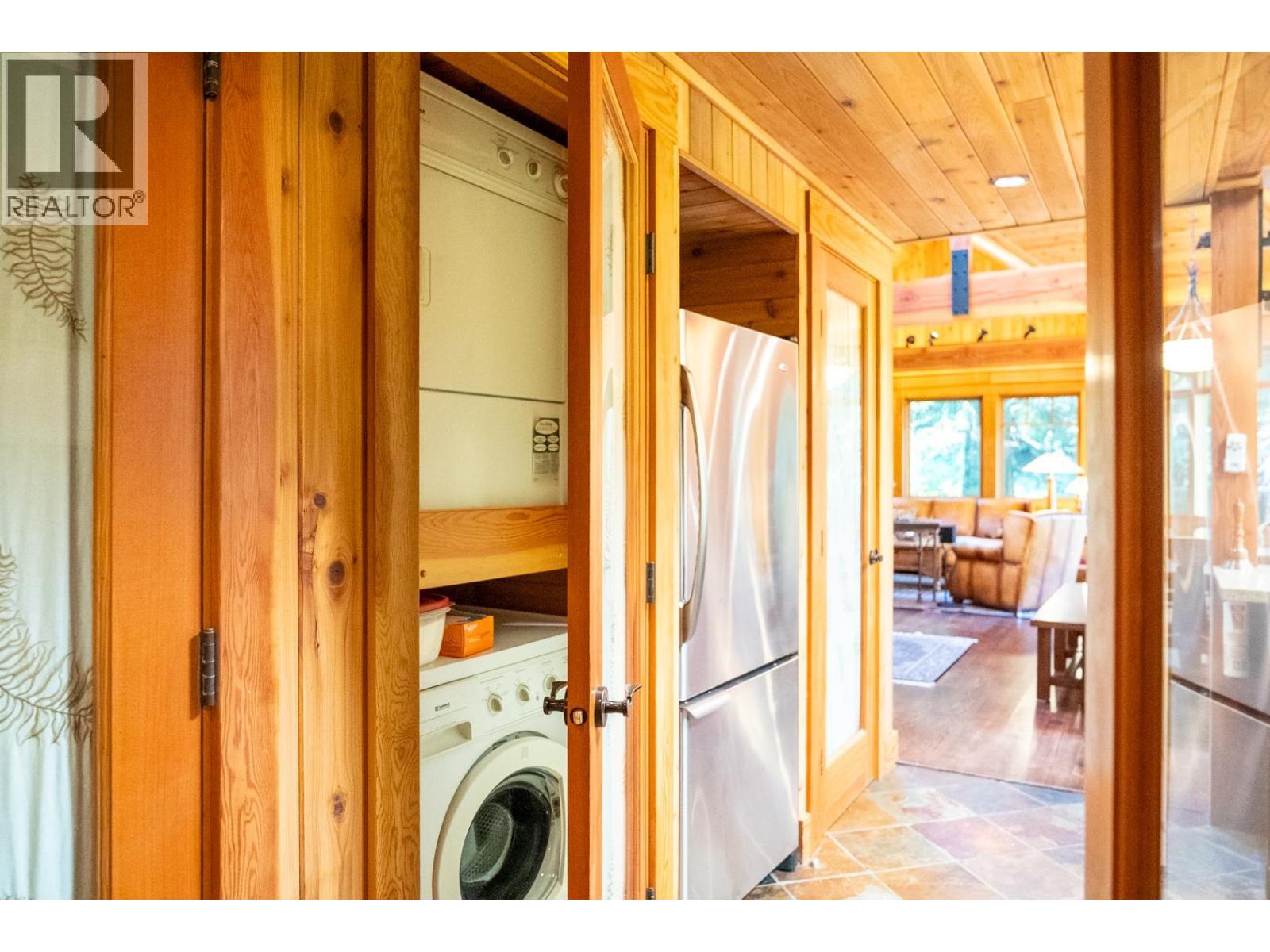 8807 AINSLIE POINT ROAD, Pender Island