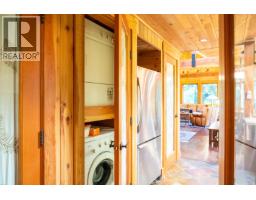 8807 Ainslie Point Road, Pender Island, BC V0N2M3 Photo 9