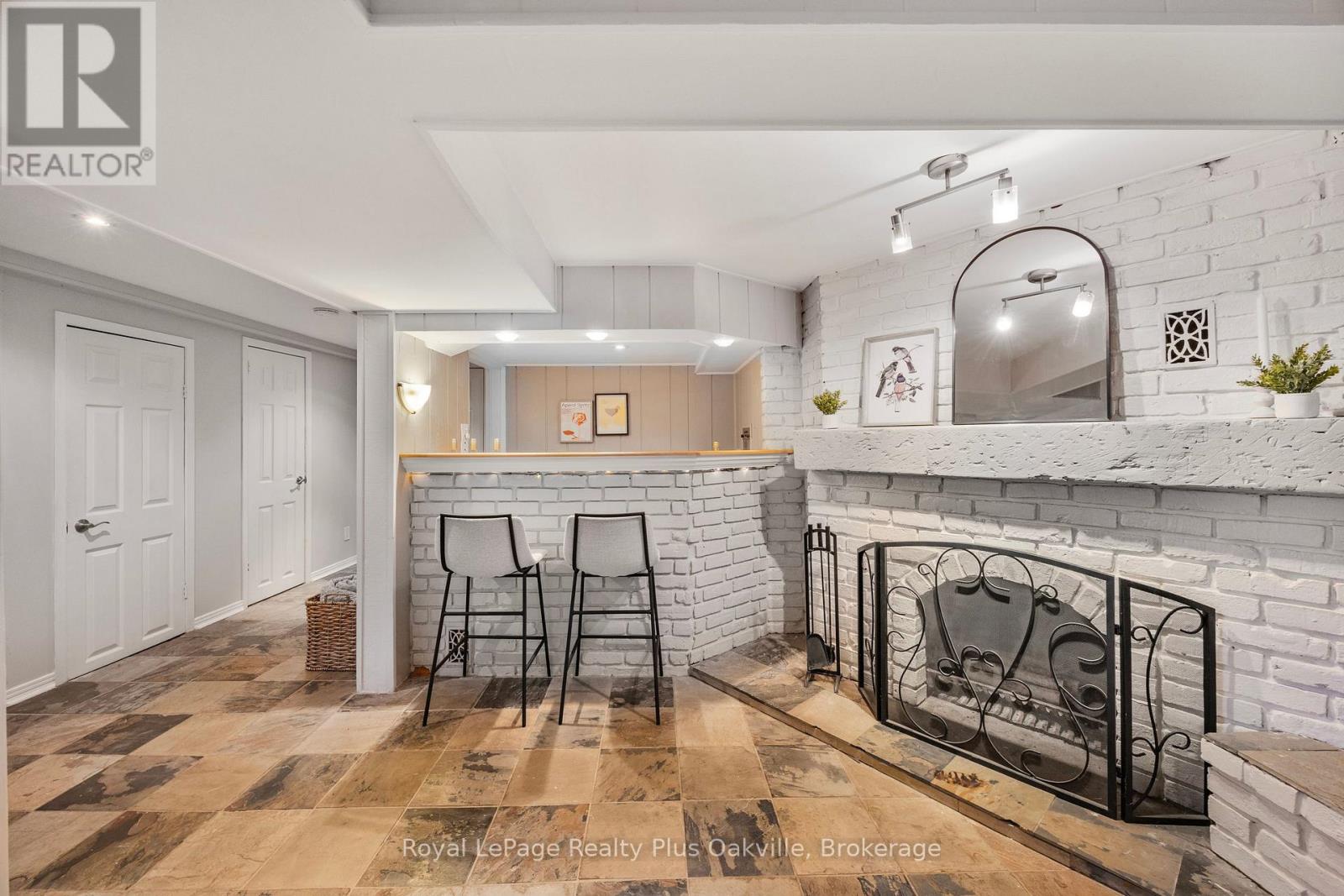 2386 REBECCA STREET,Oakville (BR Bronte),,