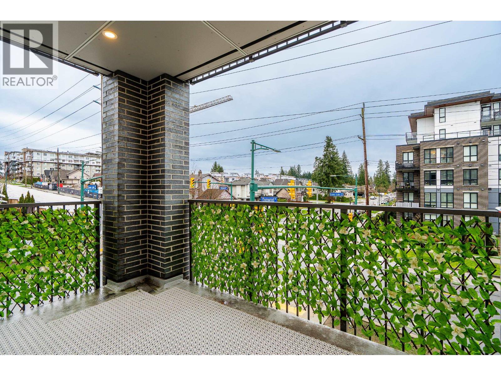 304 645 COMO LAKE AVENUE, Coquitlam