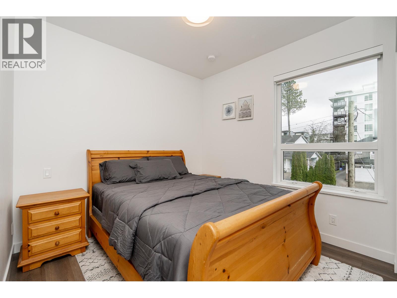 304 645 COMO LAKE AVENUE, Coquitlam