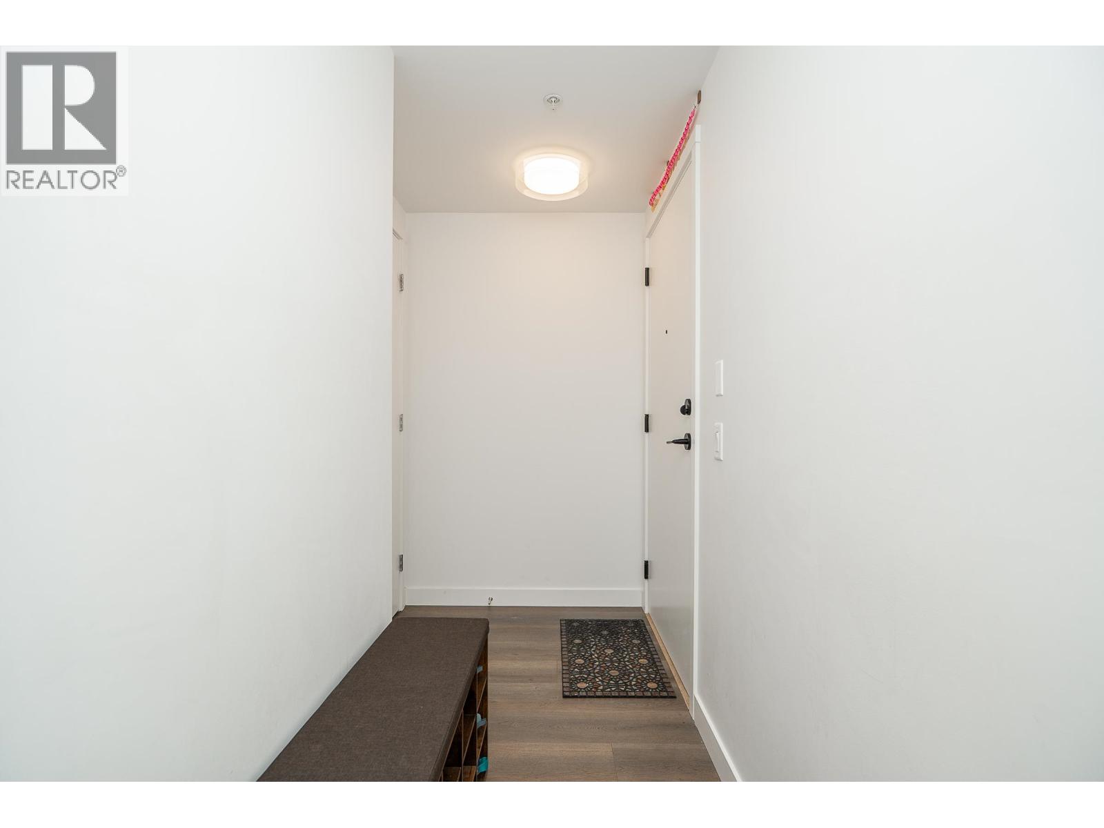 304 645 COMO LAKE AVENUE, Coquitlam