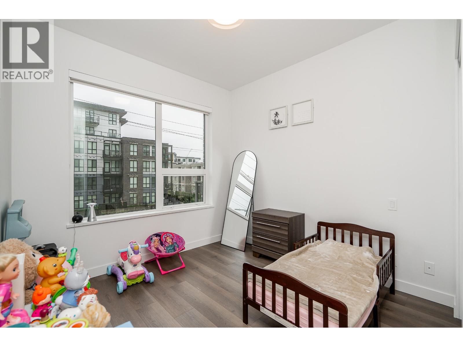 304 645 COMO LAKE AVENUE, Coquitlam