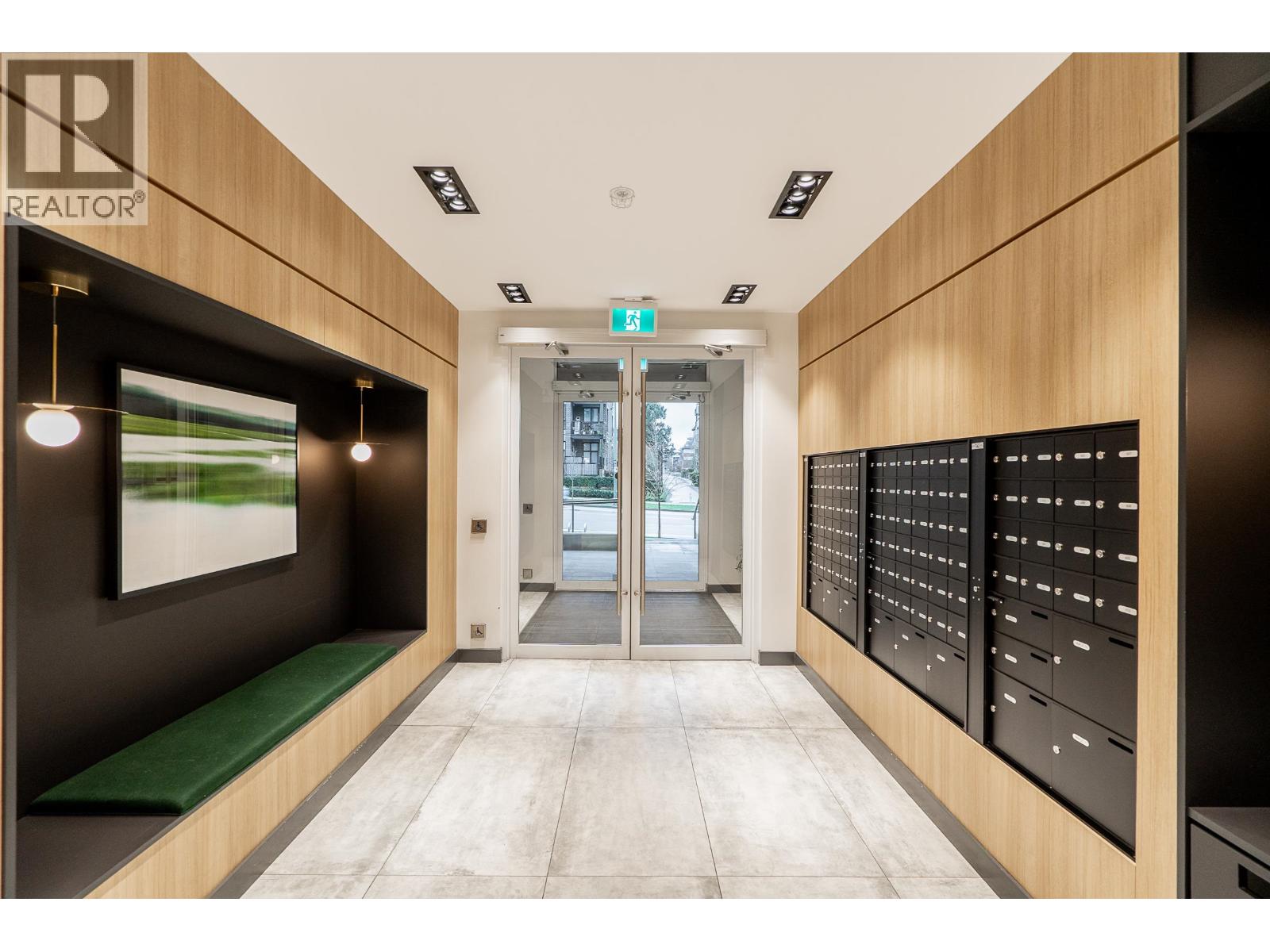 304 645 COMO LAKE AVENUE, Coquitlam