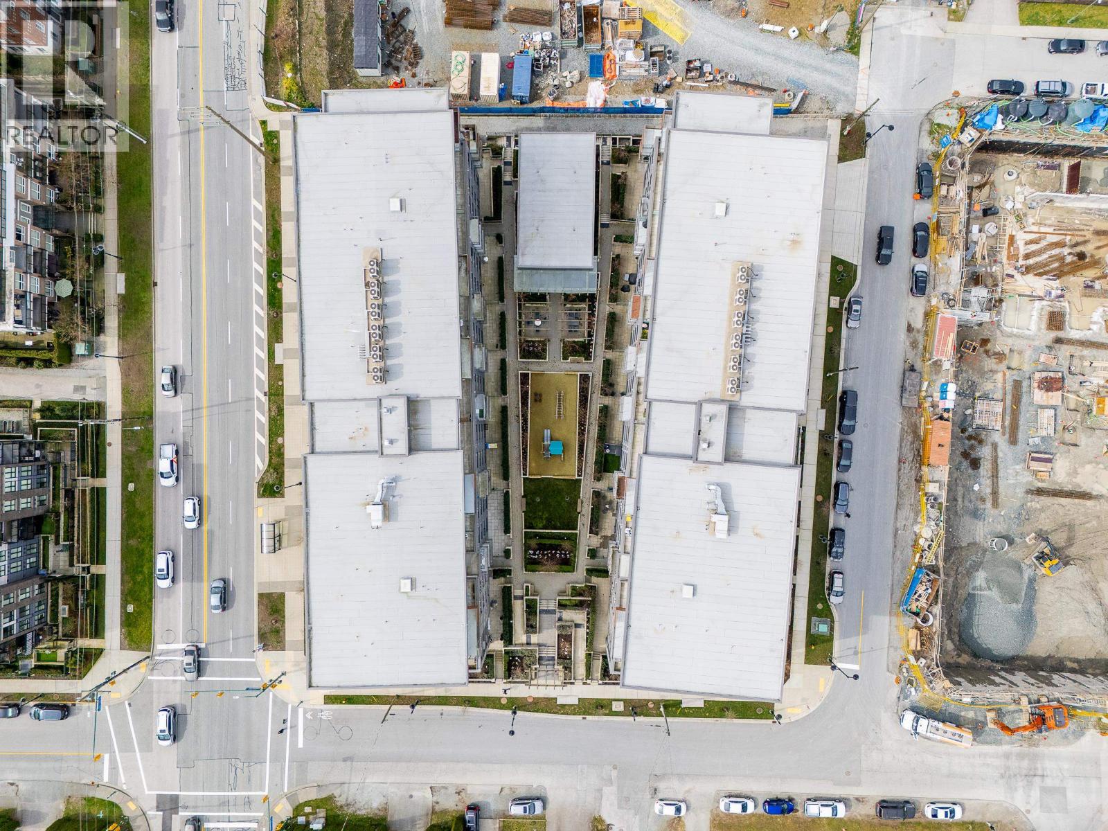 304 645 COMO LAKE AVENUE, Coquitlam