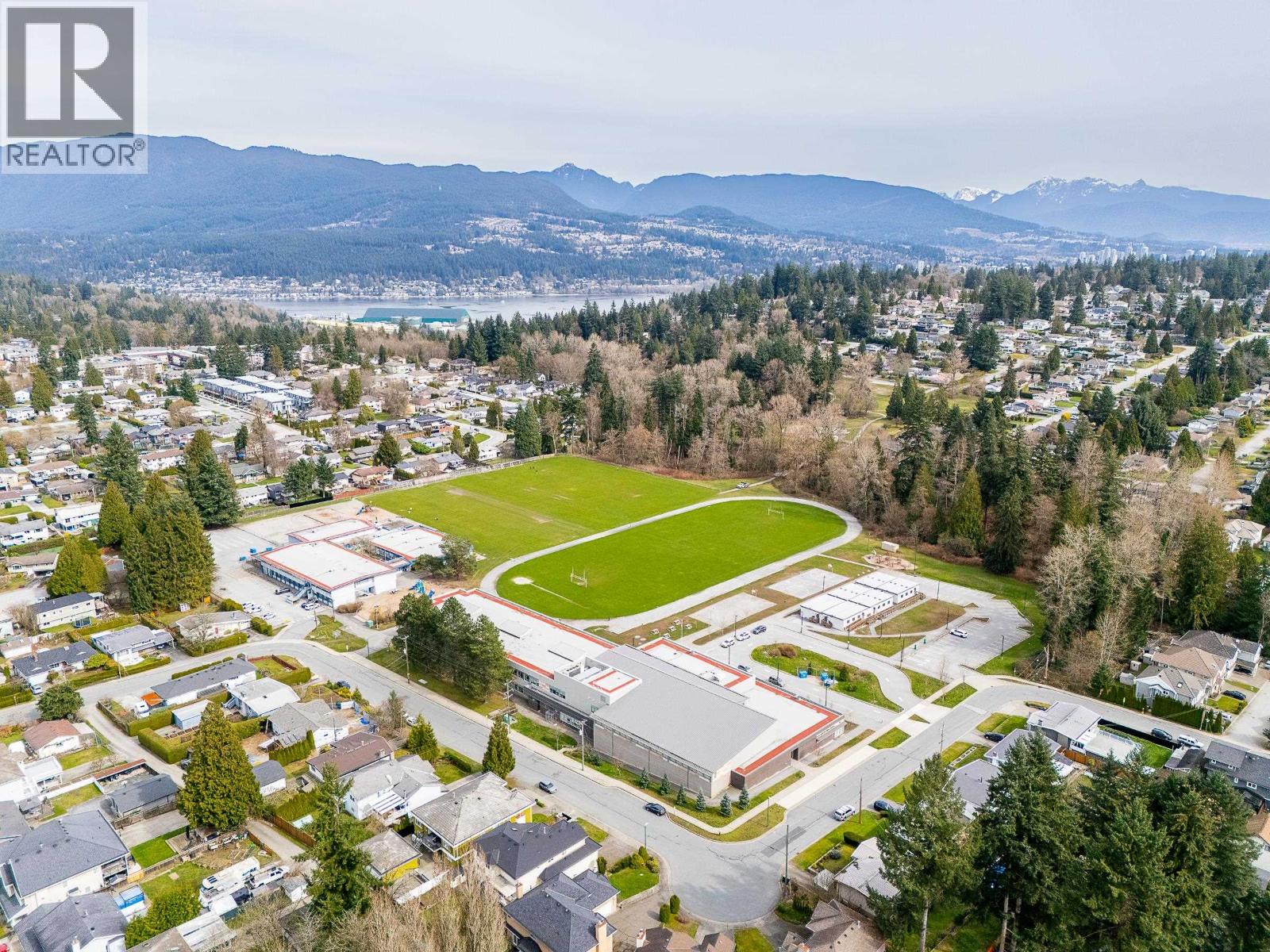 304 645 COMO LAKE AVENUE, Coquitlam