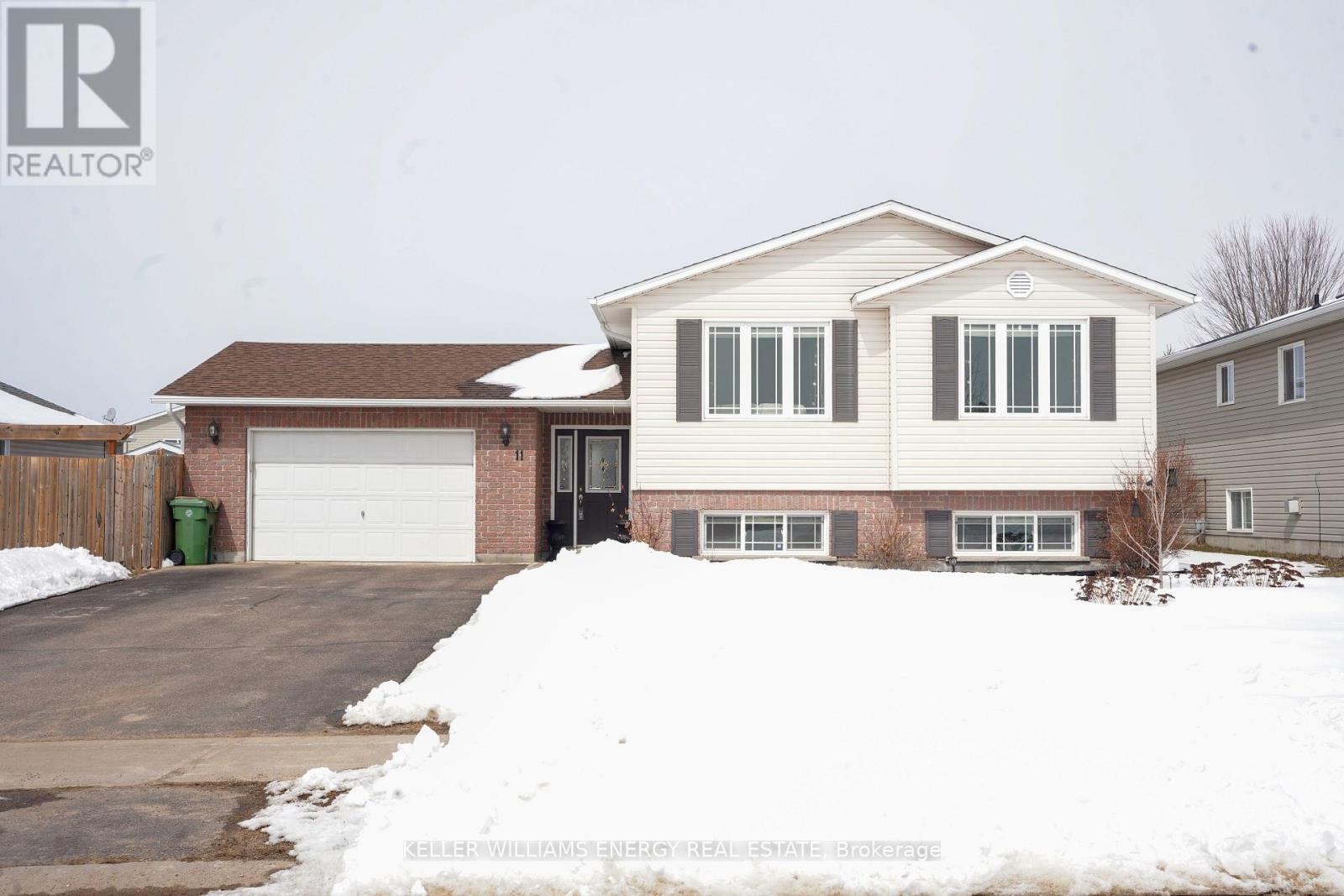 11 MORNING STAR STREET