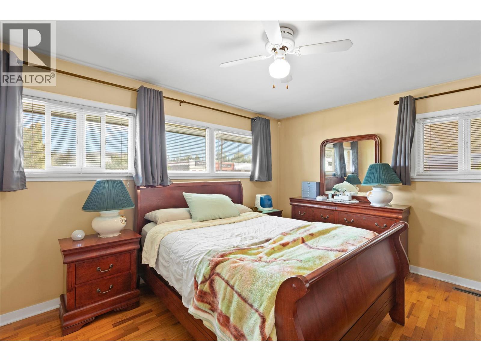 1230 Shuswap Avenue, Sicamous