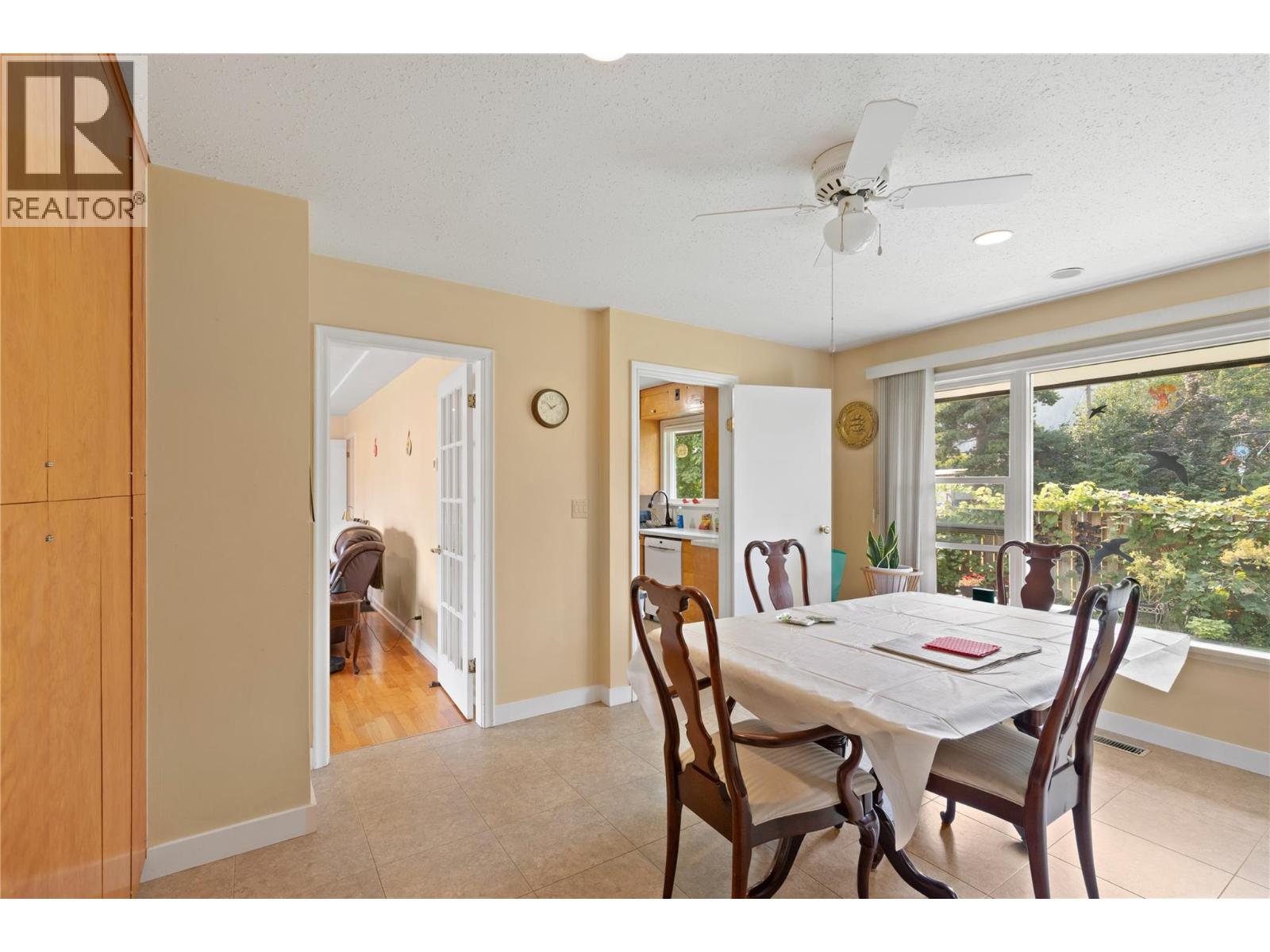 1230 Shuswap Avenue, Sicamous