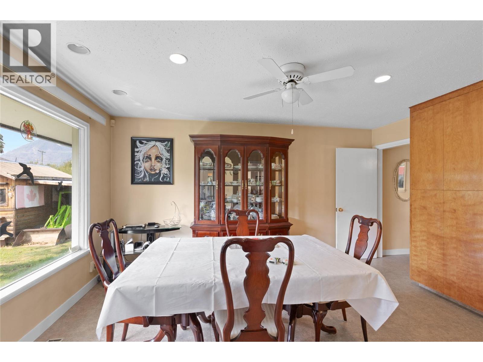 1230 Shuswap Avenue, Sicamous