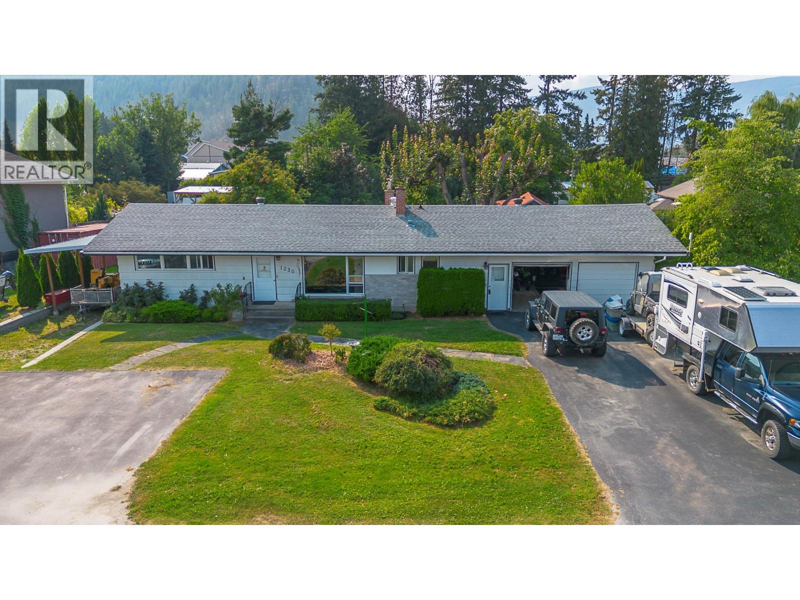1230 Shuswap Avenue, Sicamous