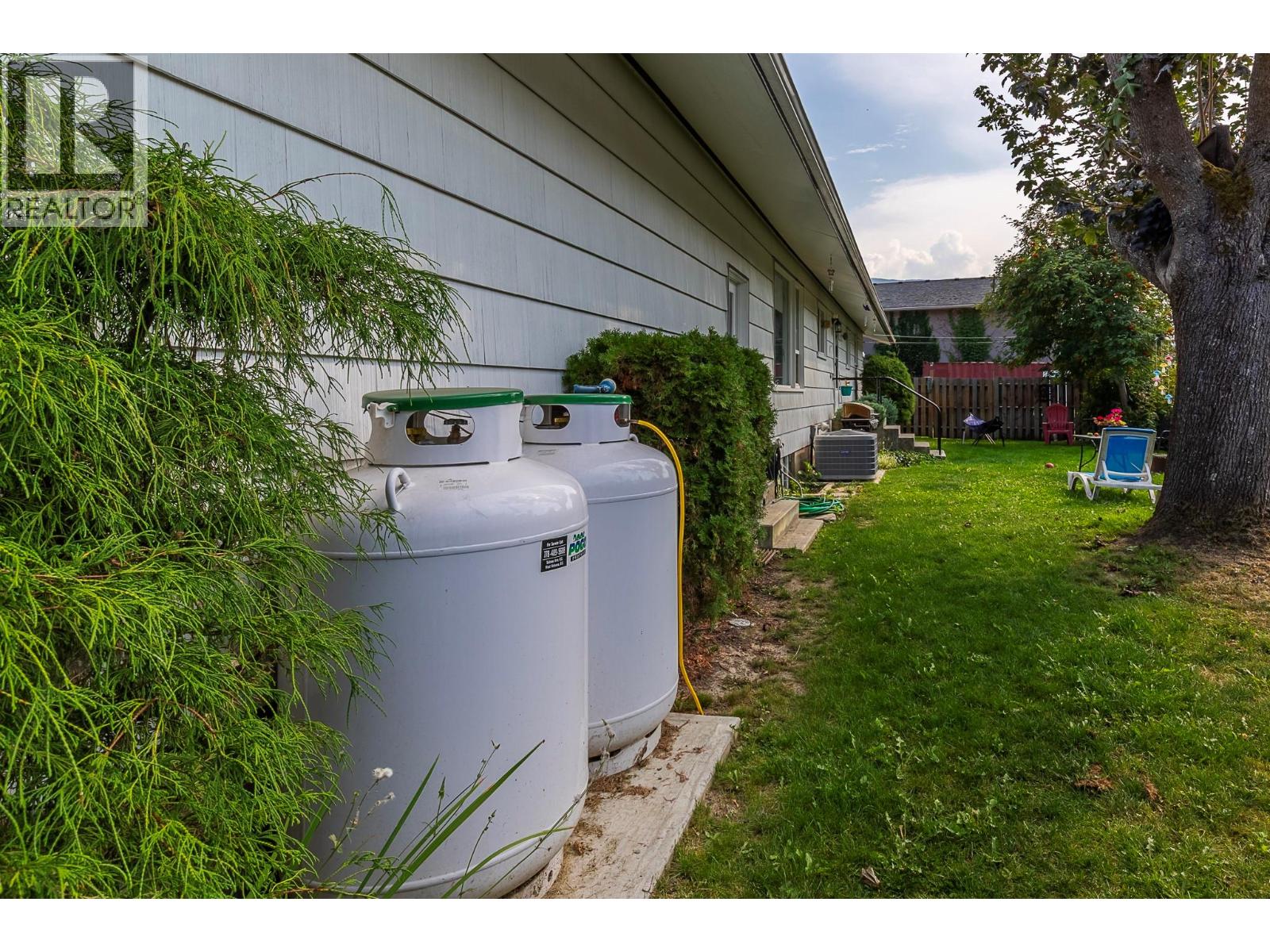 1230 Shuswap Avenue, Sicamous