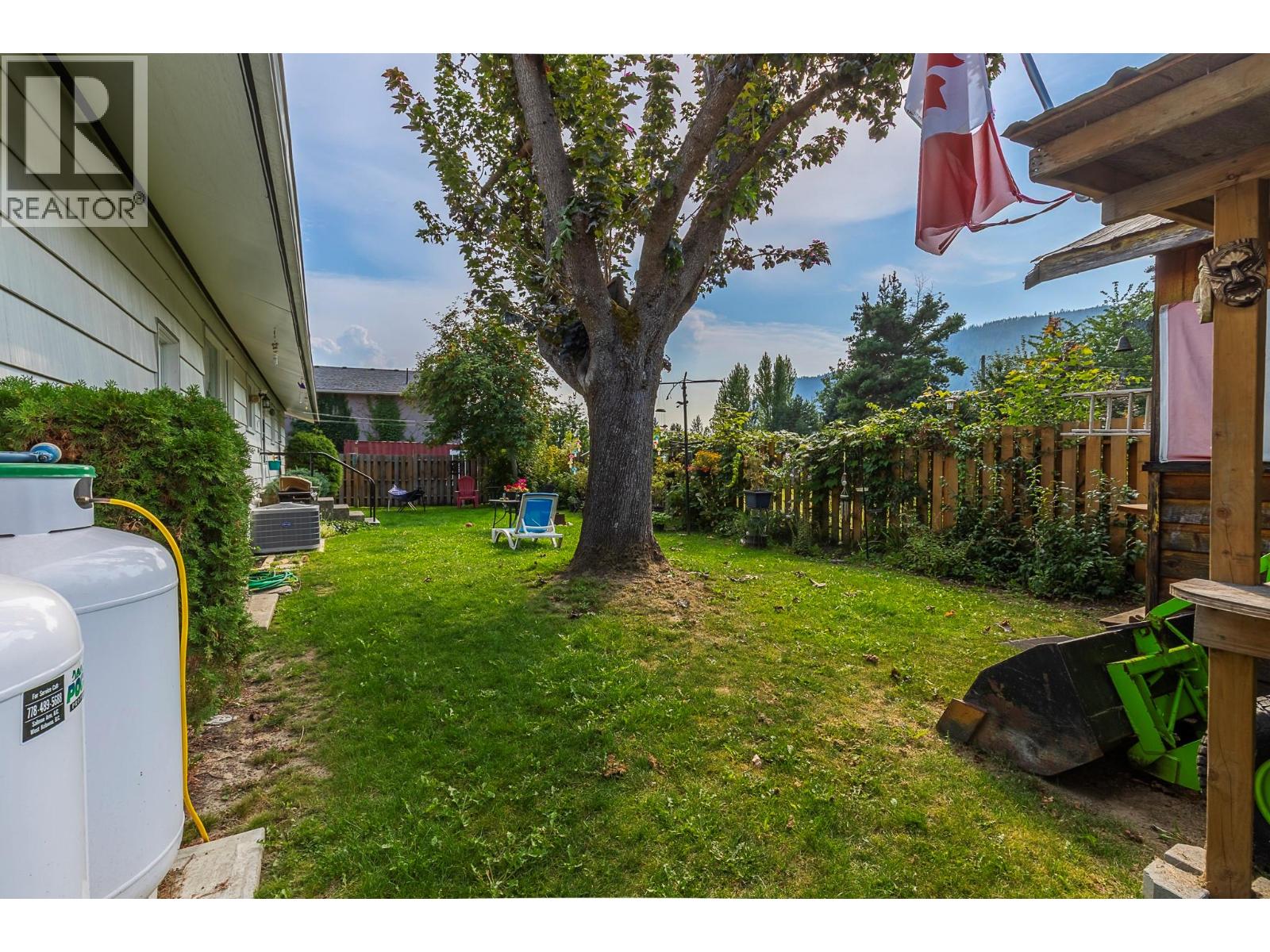 1230 Shuswap Avenue, Sicamous